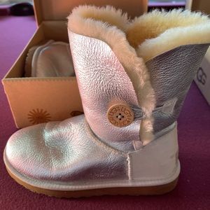 Uggs womens silver metallic boot
